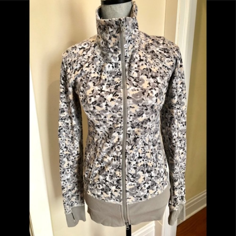 Lululemon Nice Asana Jacket Size 8